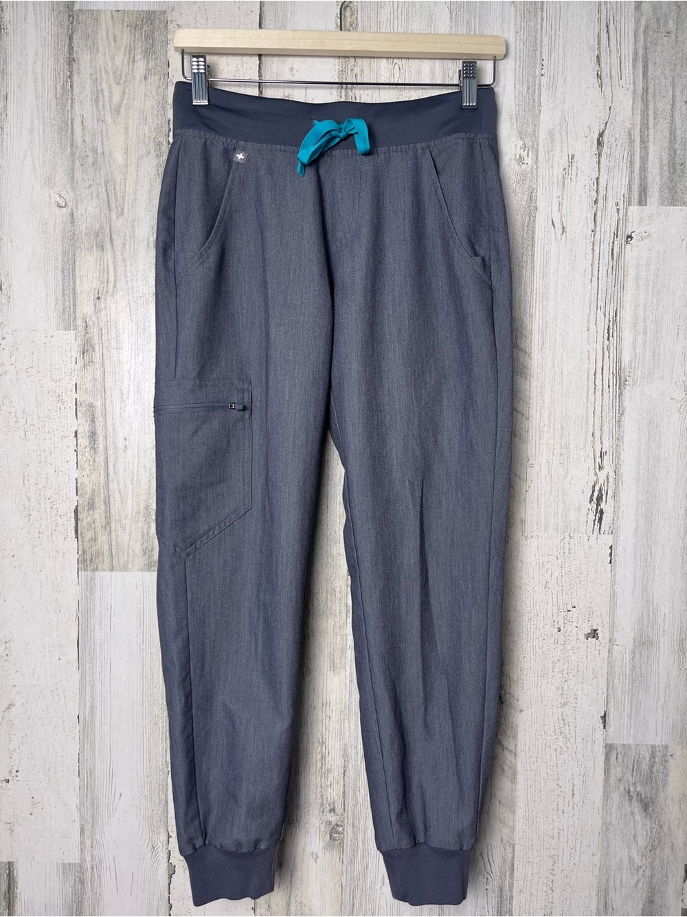 Figs women’s Charcoal Joggers with Teal Drawstring XS/P